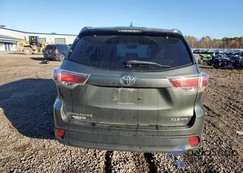 2015 Toyota Highlander Xle from USA, damaged, VIN 5TDJKRFH0FS219210